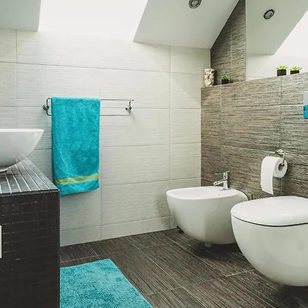 2 Bedroom Amazing In بيت للعطل Płoskinie