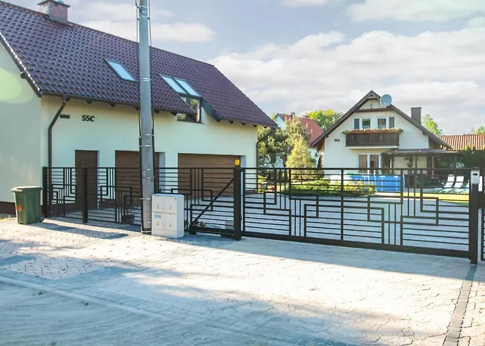 2 Bedroom Amazing In Holiday home Ploskinia