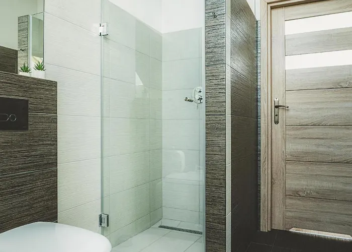 2 Bedroom Amazing In Holiday home Ploskinia